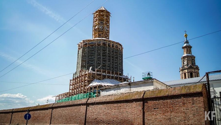 Требуется отреставрировать и воссоздать дверные и оконные проемы