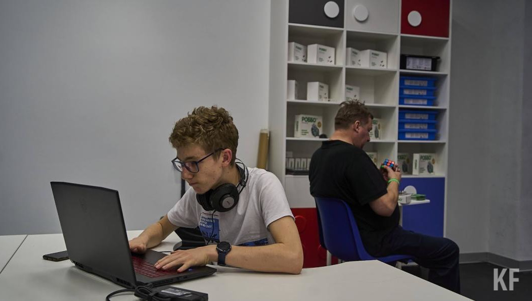 Обучение предусмотрено для учеников 8-11 классов.