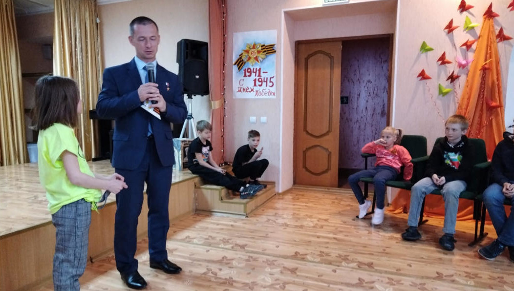 Воспитанники учреждения засыпали бугульминца вопросами.