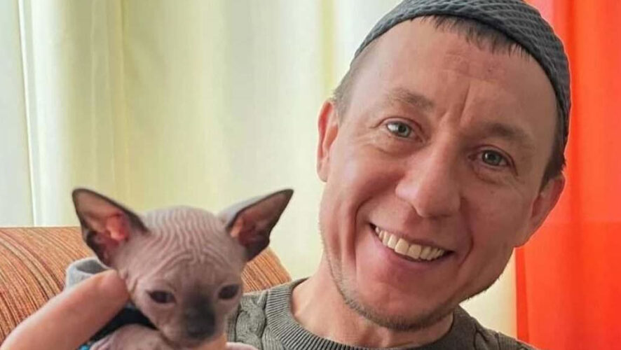 Он поделился со своими фолловерами снимком питомца.