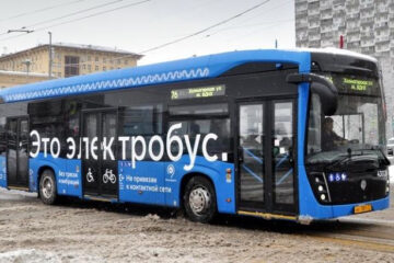 Транспорт двигается по маршруту троллейбуса № 2 «Бульвар Славы–Телецентр».