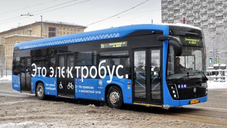 Транспорт двигается по маршруту троллейбуса № 2 «Бульвар Славы–Телецентр».