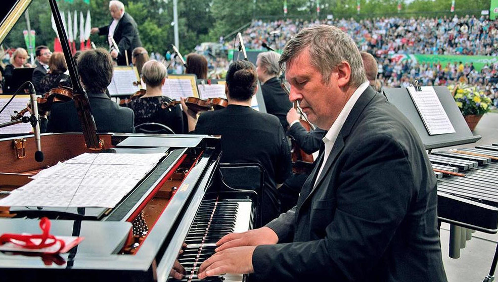 Музыканты будут выступать под открытым небом четыре дня.