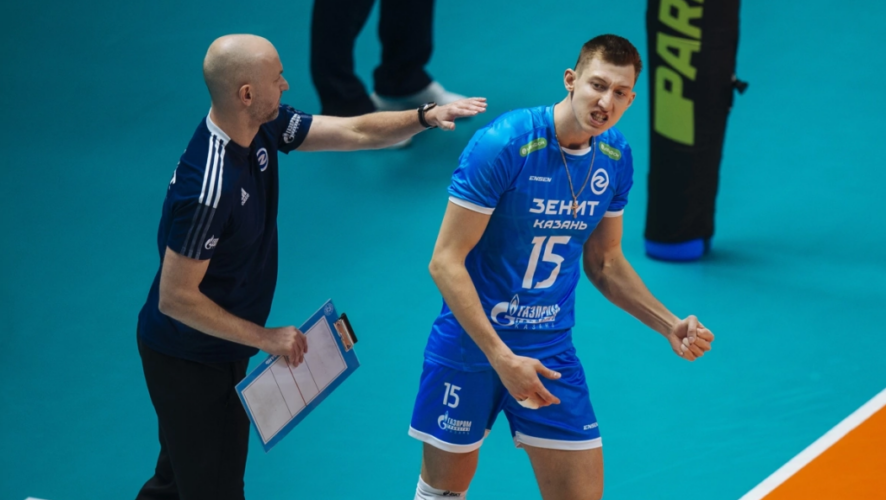 Матч закончился со счётом 3:0 по сетам.