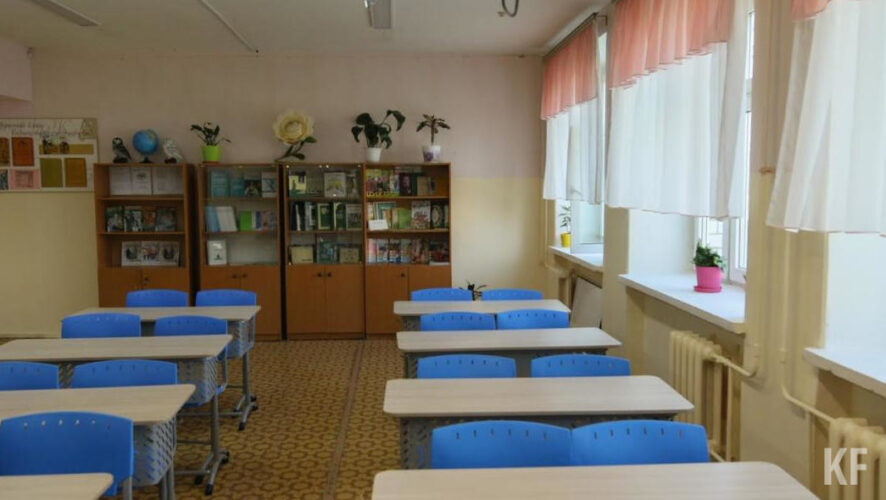 Также стартовал набор учеников с первого по девятый класс.