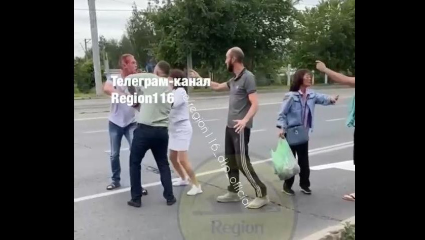 Автомобилисты кроют друг друга матом