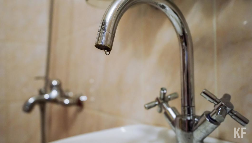 Причиной стали ремонтные работы на водопроводе.