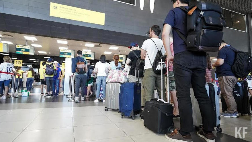 При наличии договора на перевозку компания даже без билета должна организовать перелет.