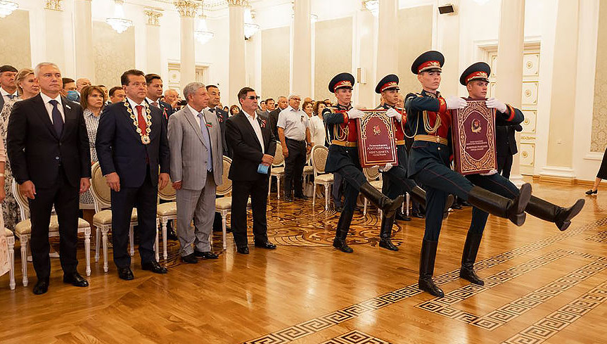 Медали «100 лет образования ТАССР» удостоен первый заместитель Главы муниципального образования Денис Калинкин.