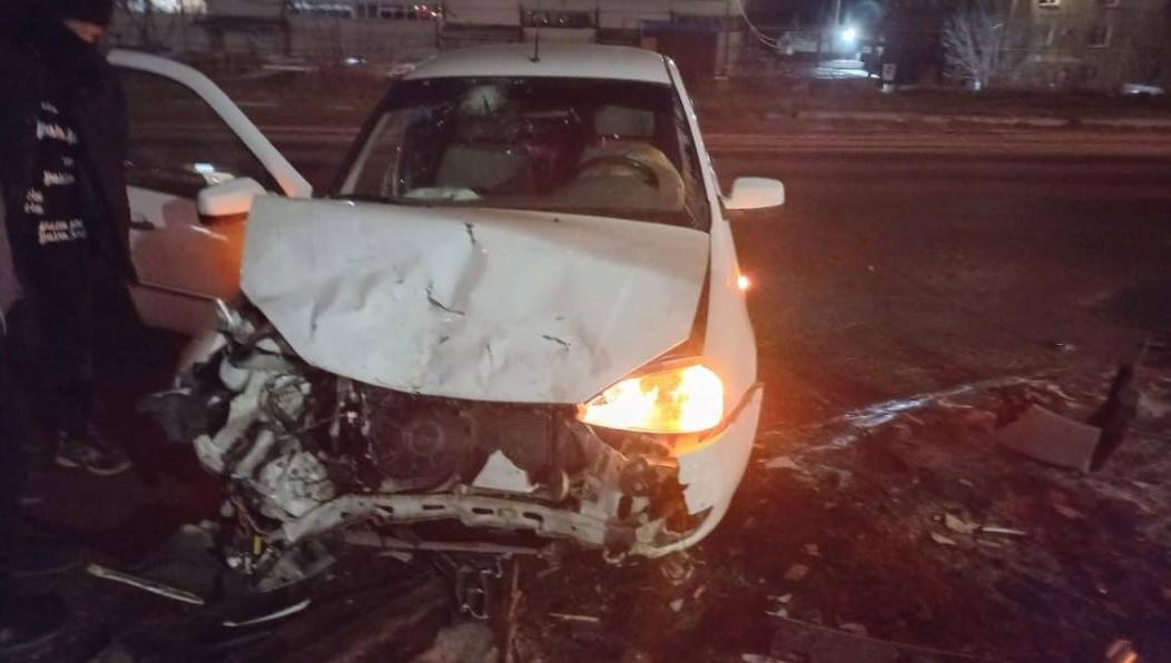 Двух участников ДТП доставили в БСМП.
