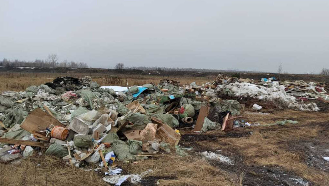 Участок находится в муниципальной собственности.