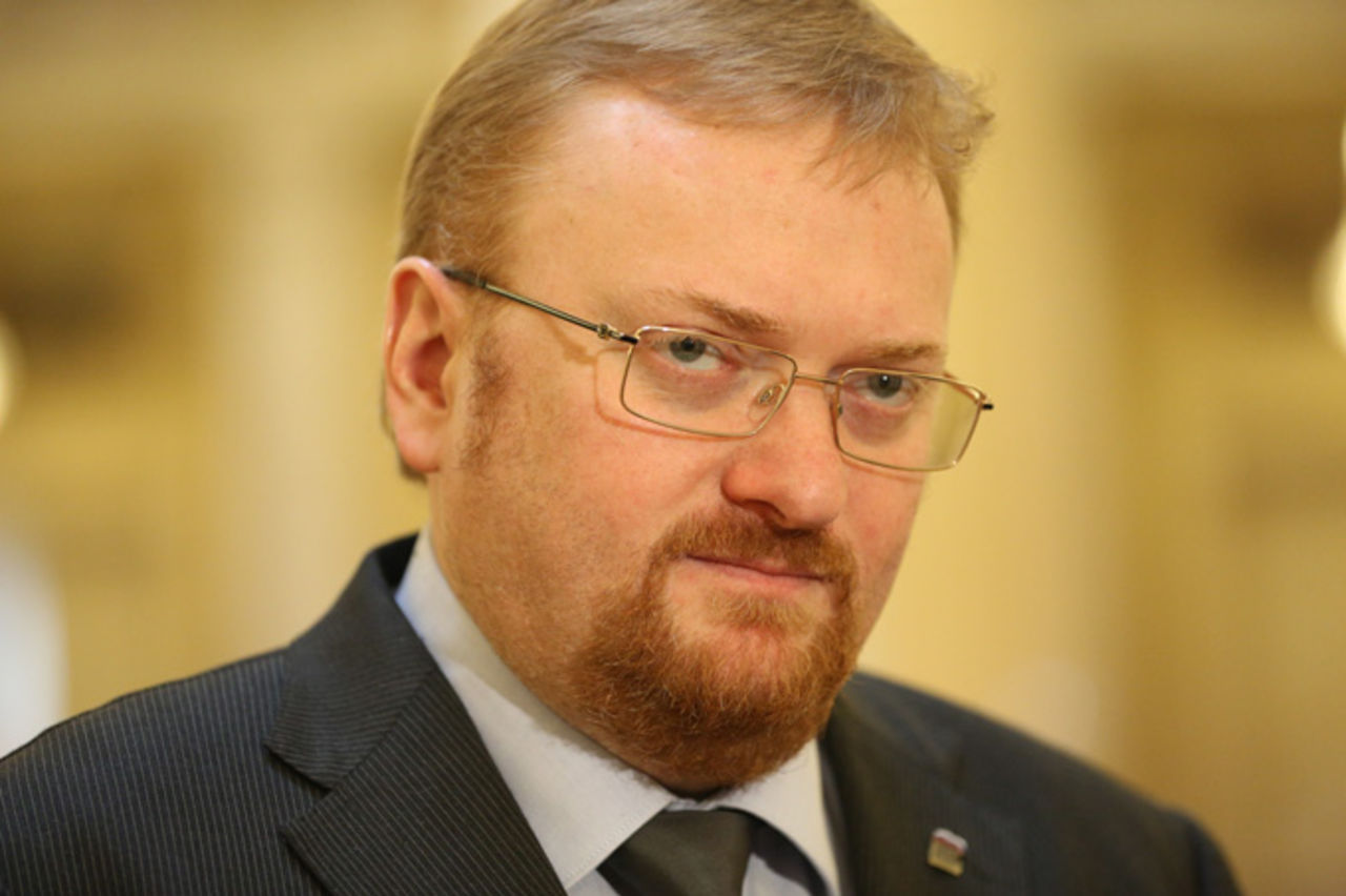 Виталий Милонов предложил Госдуме ввести регистрацию в соцсетях по паспорту