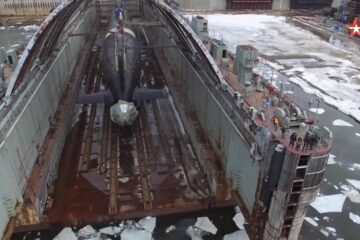 Видеосюжет о производстве нового атомного подводного крейсера «Казань» четвертого поколения проекта «Ясень-М» опубликовал телеканал «Звезда» в программе «Военная приемка».