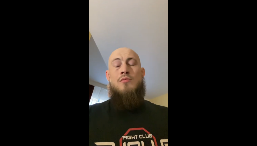 Он призывает братьев по вере бойкотировать модного исполнителя.