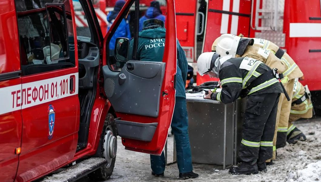 Огонь занялся в доме 23/11Д.