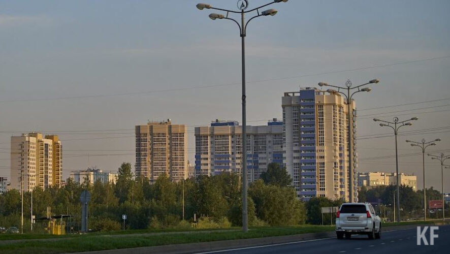 Рабочие&nbsp;обновляют тротуары