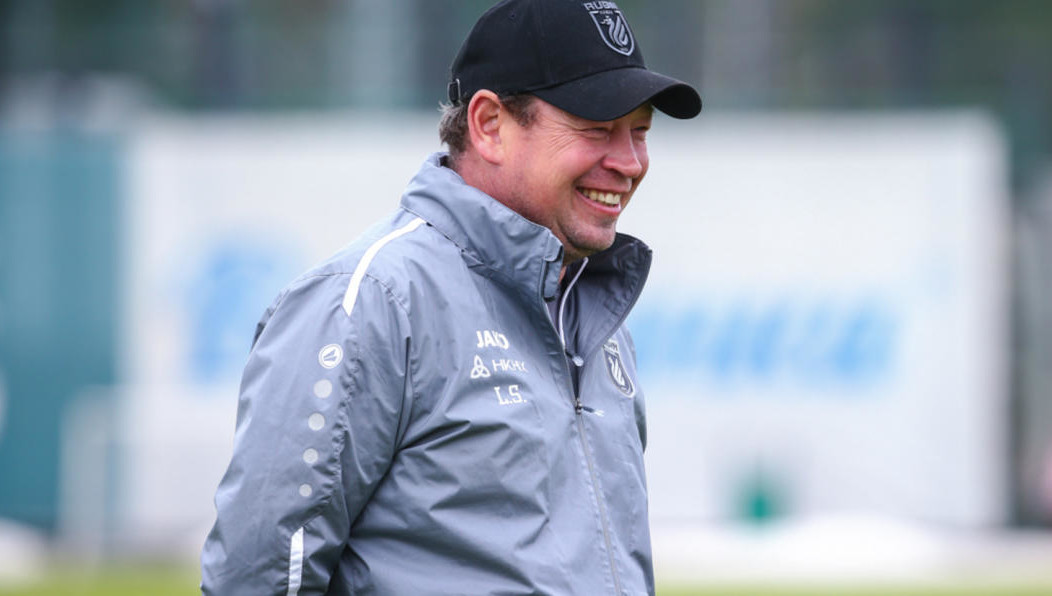 Главный тренер «Рубина» назвал главную причину высоких зарплат футболистов.