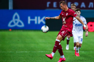 Казанский клуб дает полузащитнику время до конца года.