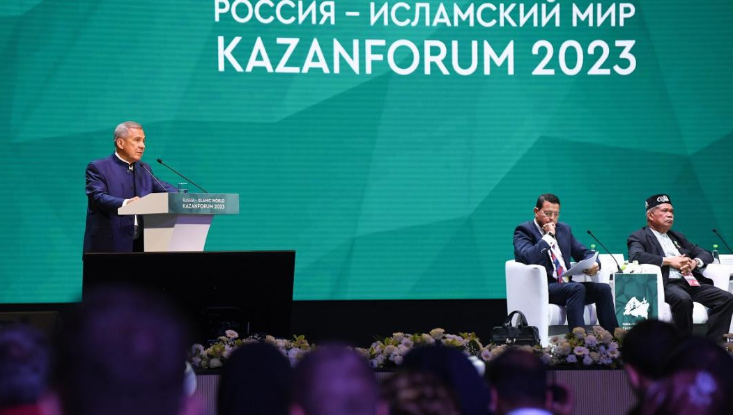 Раис республики принял участие в пленарном заседании «Россия - Исламский мир: KazanForum 2023»: Экономическое партнерство в современных реалиях».