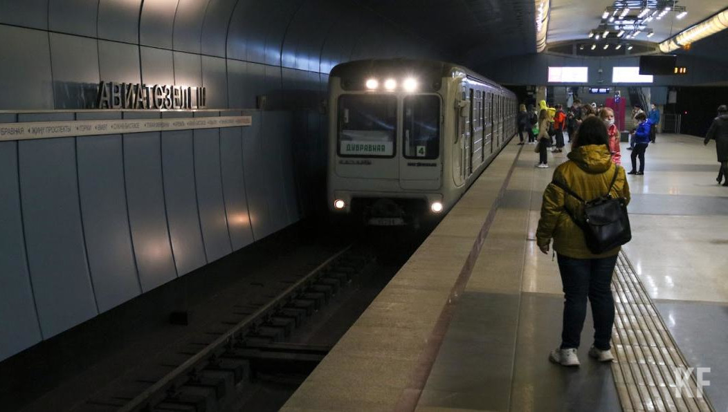 На собрании обсудили множество вопросов.