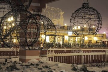 Елки и ледовые городки в столице Татарстана традиционно начинают собирать в начале декабря. Уже сейчас казанцы и гости столицы