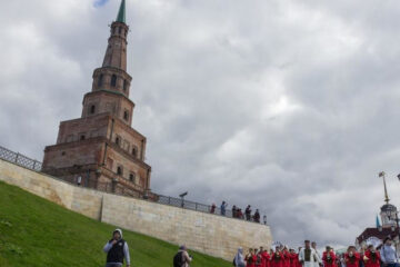 Туристов привлекают чак-чак и Казанский Кремль.