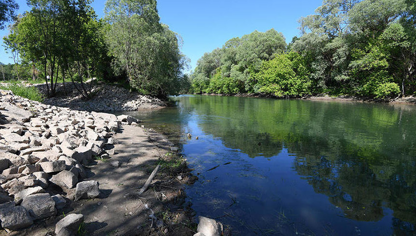 Для сохранения уникального природного объекта было важно найти баланс между бережным отношением к природе и развитием туризма.