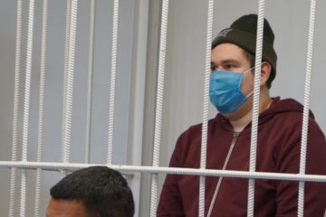 Рустем Мухамадьяров схватил школьника за горло и швырнул на асфальт за то