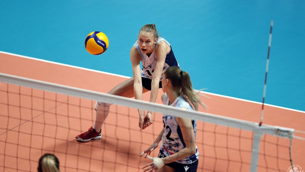 Казанские волейболистки уступили калининградскому «Локомотиву».