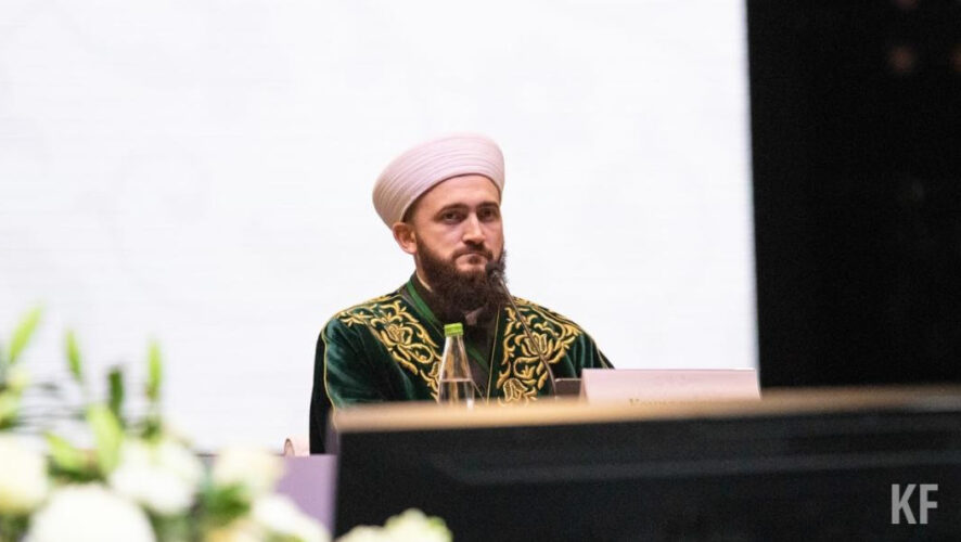 Камиль хазрат Самигуллин выложил поздравление на официальной странице духовного управления мусульман Республики Татарстан.