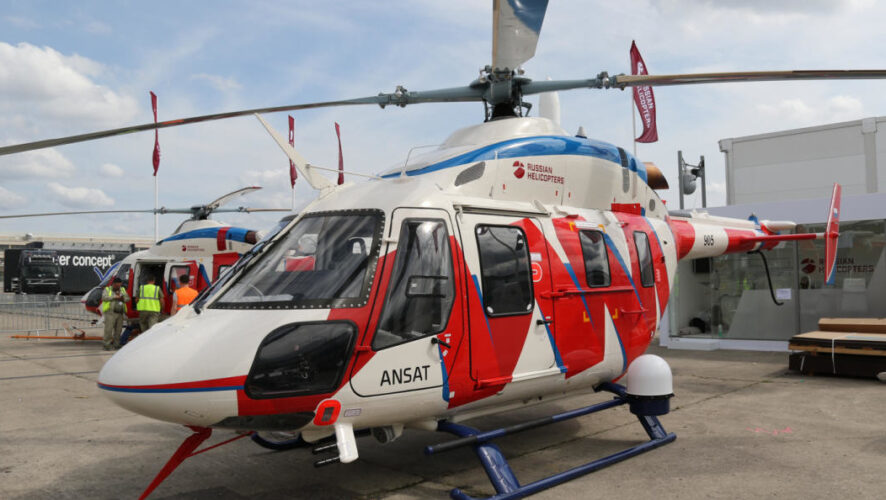 Оборудование вертолета высокоскоростным доступом к интернету позволит оставаться на связи даже во время полета.