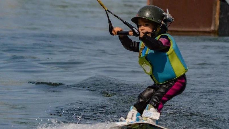 Комментаторы восхищены ребенком.