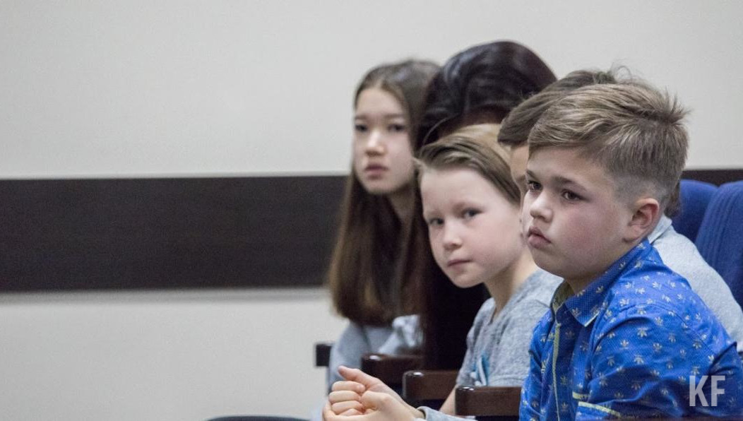 Определить аллергию у ребенка можно только после вовремя проведенного обследования.