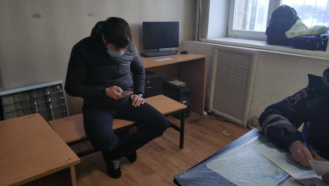 Автолюбителя поймали у здания местного Управления МВД.
