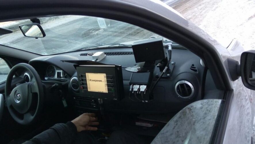 Автомобили «Лада Ларгус» с напоминающими радары конструкциями на бамперах заметили жители Казани на трассах. В салоне авто установлены мониторы и процессоры