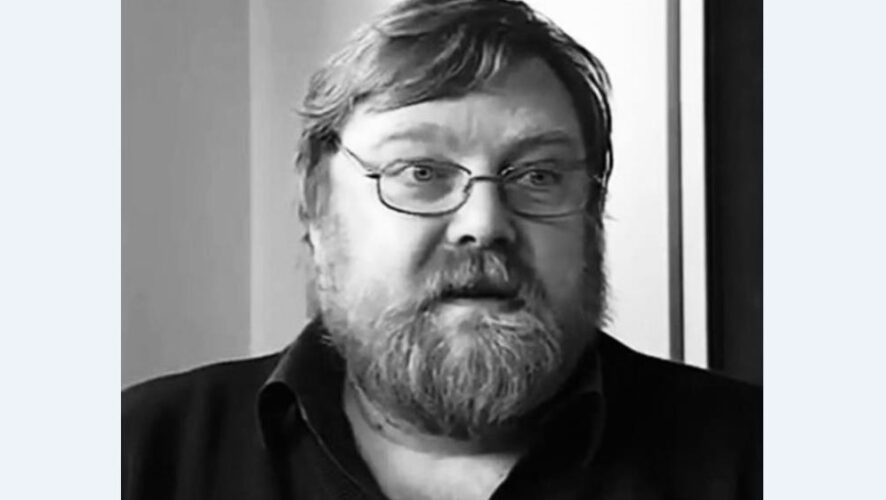 Артисту было 64 года.