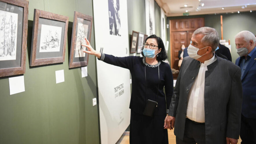 Авторские работы министра обороны России представлены в Кремле.