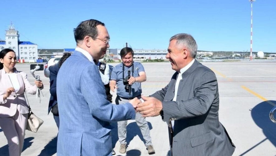 Там он встретился с главой республики Айсеном Николаевым.
