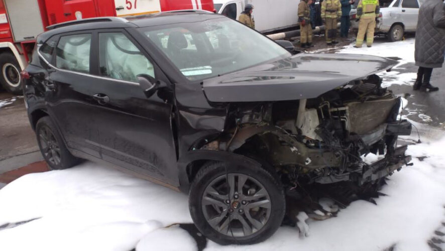 Виновница аварии - женщина на Kia.