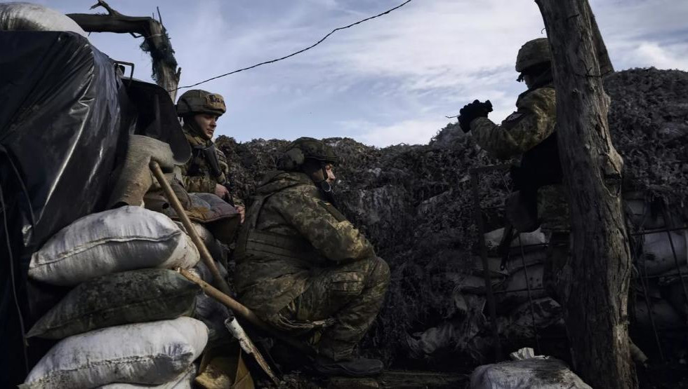 Напавшие начали с расстрела авто с детьми.