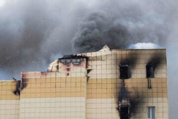 Во время пожара в торговом центре погибли 60 человек