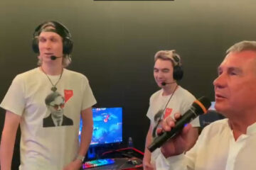 Президент поприветствовал участников в прямом эфире.