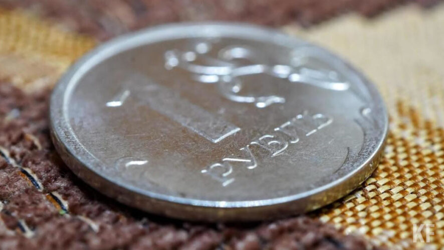 При этом российская валюта будет остaваться на 10-15 процентов крепче срeднего уровня за послeдние 5 лет.