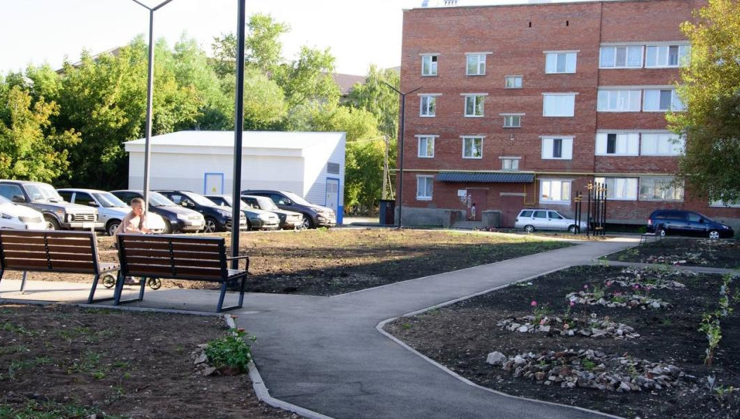 Осталось завершить работы на 12 территориях города и района.