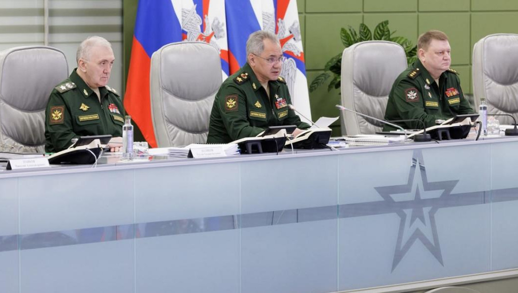 Потери ВСУ за тот же период составили до 3715 военных.