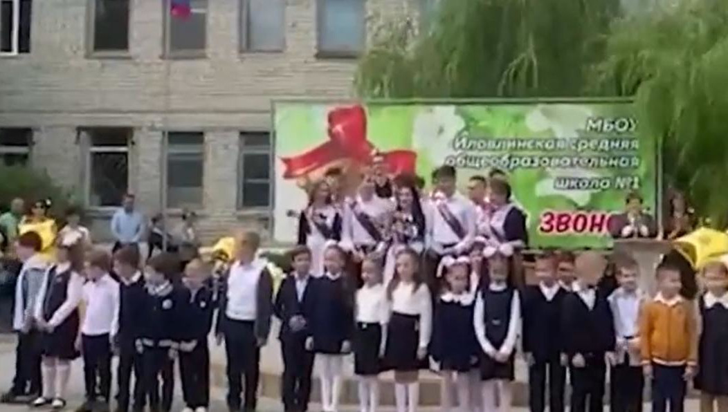 Девочку спас одноклассник