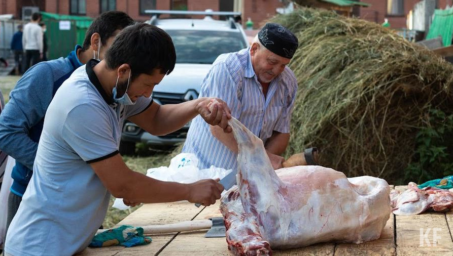 Забой жертвенных животных продлится в течение трех дней.