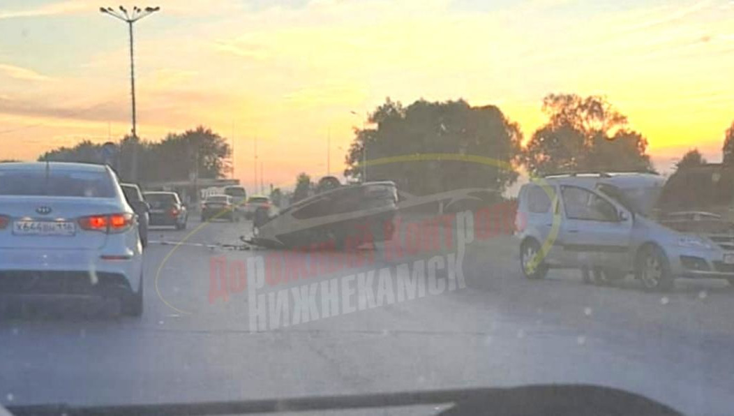 В одной аварии есть пострадавший.