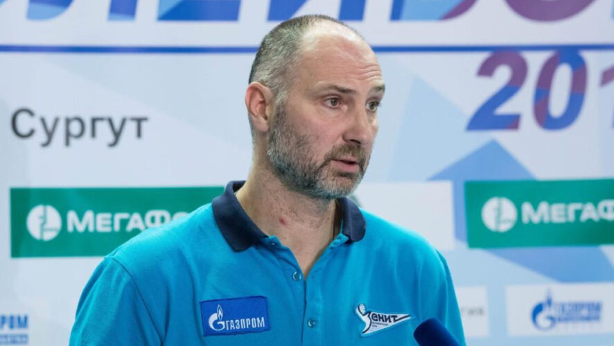 Главный тренер питерского «Зенита» комментирует поражение в Казани.