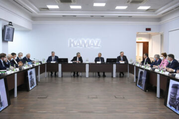 Президент Татарстана находился с рабочей поездкой в Челнах.